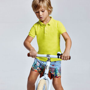 Bañador bermuda estampado Celeste Mayoral Mini 2-9 A  . Elementos de adorno, estampados nuevos  . Color nuevo. Ideal para salir o para bañarse.